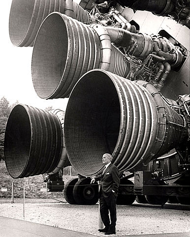 von Braun in front of Saturn 5 rocket